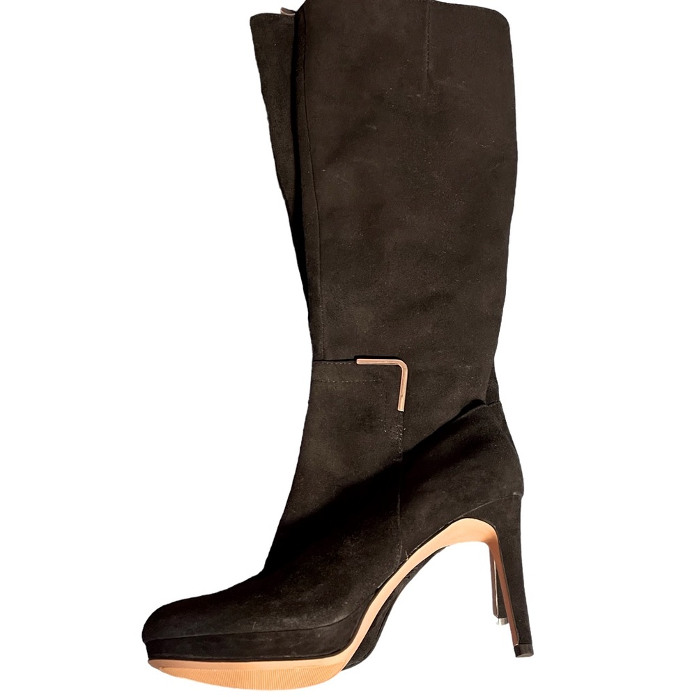 NWOT Nine West Black Suede Nwevah
Heels with Silver Buckle size 7